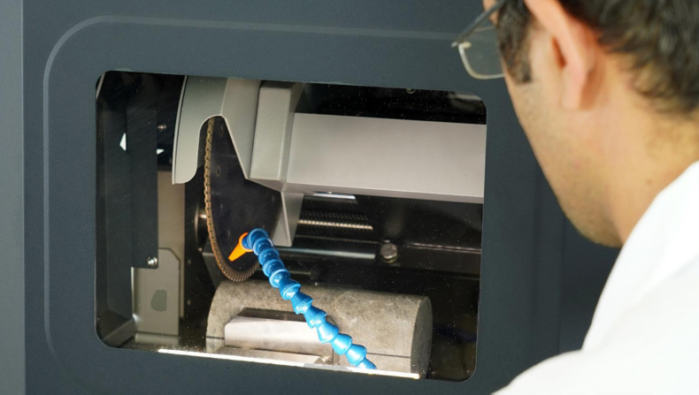 室内岩芯切割打磨机 - 尊龙集团仪器装备中国有限公司